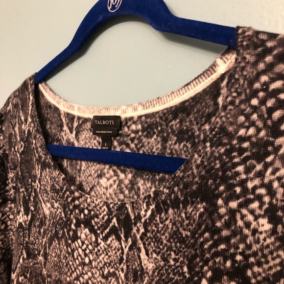 Talbots Soft Merino Wool Bishop Sleeve V-Neck Sweater - Picture 3 of 10